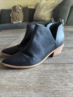 Nine West Black Leather Pointed Ankle Booties with Stacked Heel